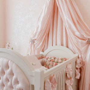 baby-pink-crib-canopy-Bed-Crowny-375x375