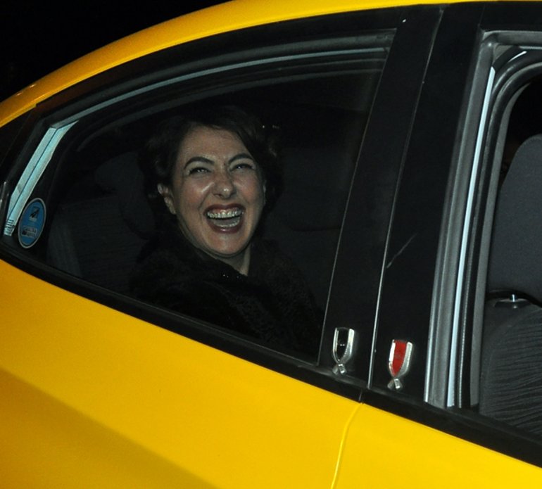 Taksici Meltem Cumbul'u güldürdü